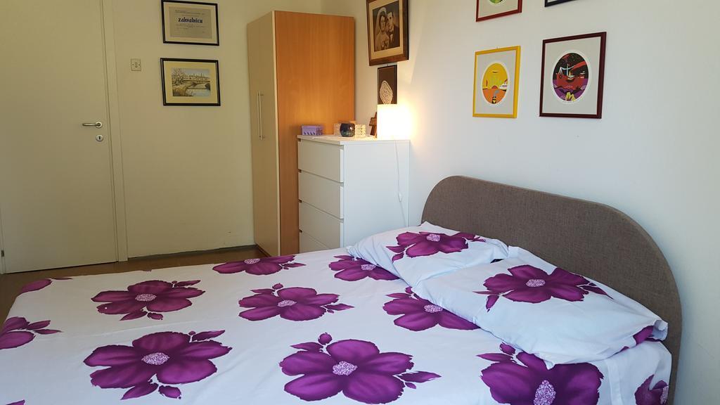 Holiday House Altea Banjole Esterno foto