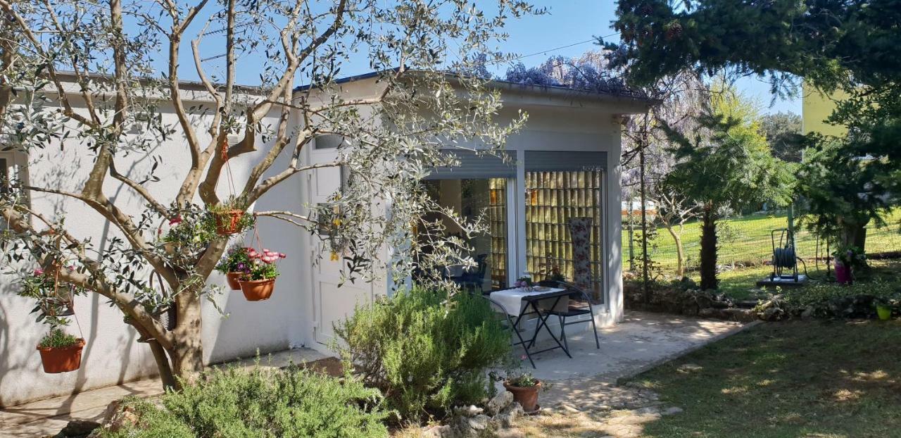 Holiday House Altea Banjole Esterno foto